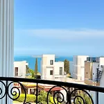 In Complex Sunny Island Deluxe تشيرنوموريتس