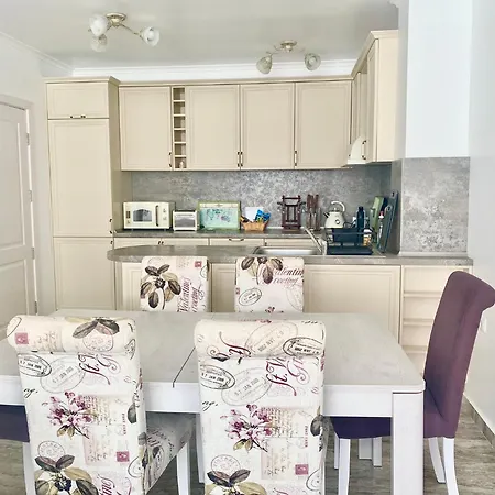 In Complex Sunny Island Deluxe شقة تشيرنوموريتس