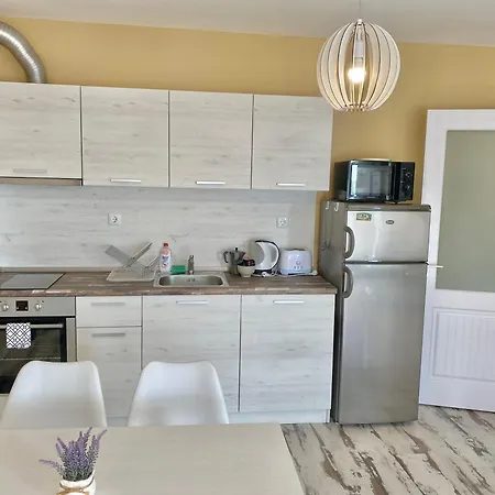 In Complex Sunny Island Deluxe تشيرنوموريتس