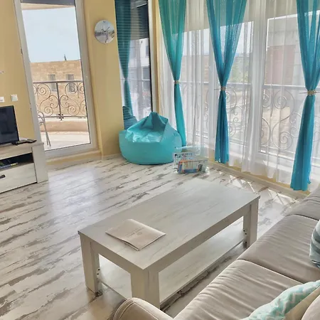 In Complex Sunny Island Deluxe * Chernomorets