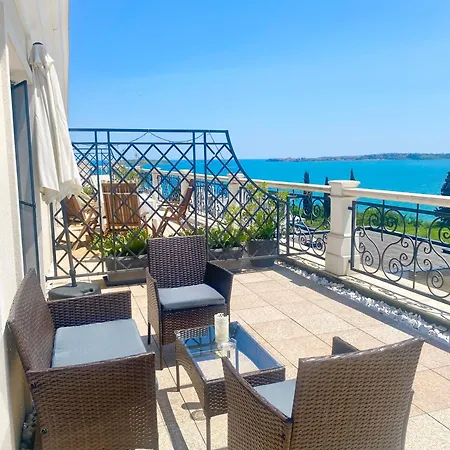 In Complex Sunny Island Deluxe *