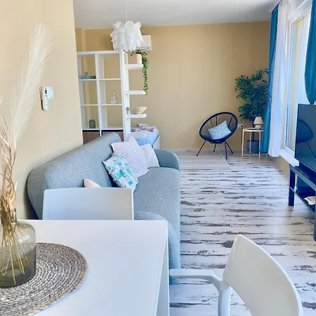 In Complex Sunny Island Deluxe * تشيرنوموريتس