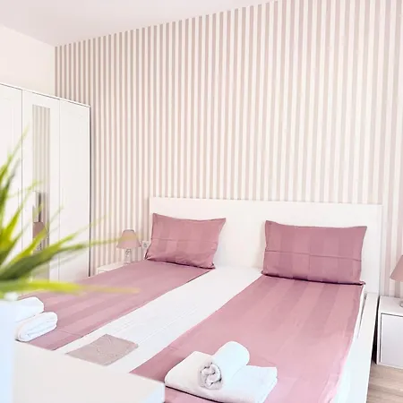 In Complex Sunny Island Deluxe Daire Chernomorets
