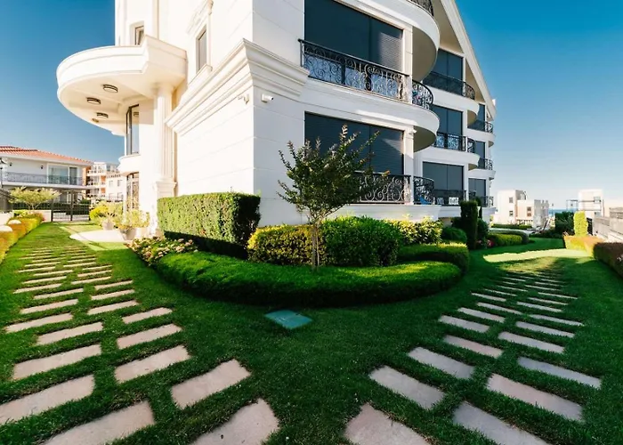 In Complex Sunny Island Deluxe Chernomorets