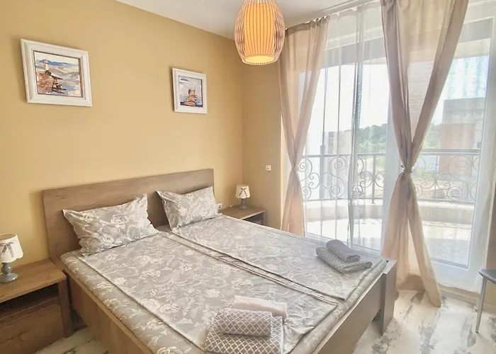 In Complex Sunny Island Deluxe * Chernomorets