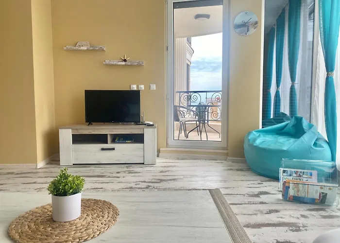 In Complex Sunny Island Deluxe Daire Chernomorets