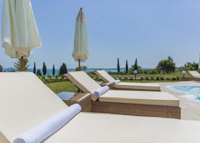 In Complex Sunny Island Deluxe *