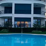 In Complex Sunny Island Deluxe Apartman *
