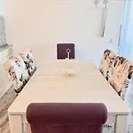 In Complex Sunny Island Deluxe Csernomorec