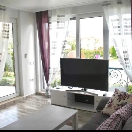 In Complex Sunny Island Deluxe * Tjernomorets