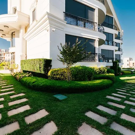 In Complex Sunny Island Deluxe Tchernomorets