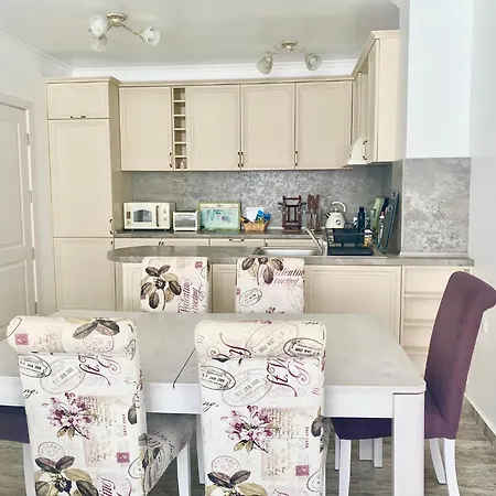 In Complex Sunny Island Deluxe Apartament Cernomoreț