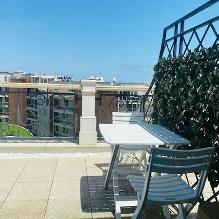 In Complex Sunny Island Deluxe Daire Chernomorets