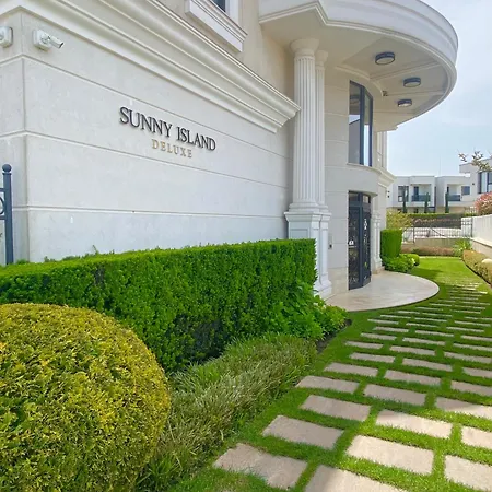 In Complex Sunny Island Deluxe