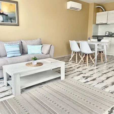Apartament In Complex Sunny Island Deluxe Cernomoreț