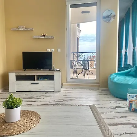 In Complex Sunny Island Deluxe Daire Chernomorets