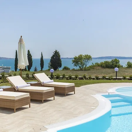 In Complex Sunny Island Deluxe Daire