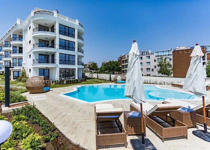 In Complex Sunny Island Deluxe * Csernomorec