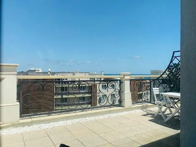 In Complex Sunny Island Deluxe Apartman *