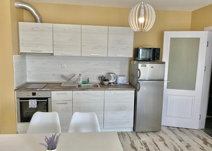 In Complex Sunny Island Deluxe Csernomorec