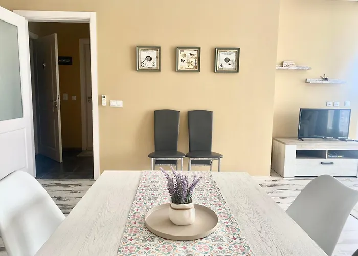 In Complex Sunny Island Deluxe Apartman *