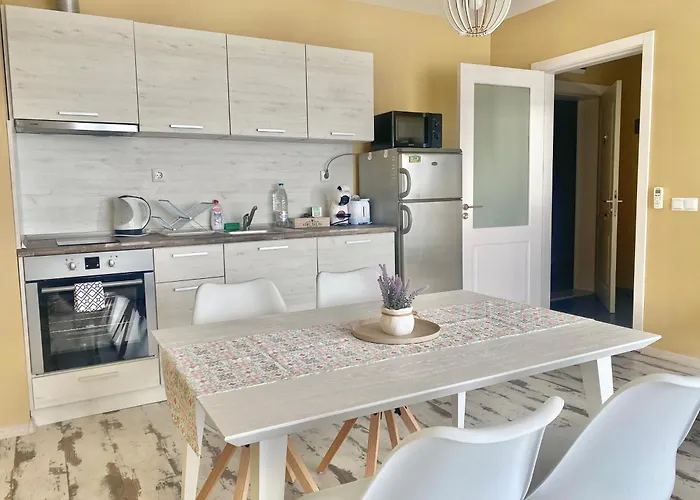 In Complex Sunny Island Deluxe * Csernomorec