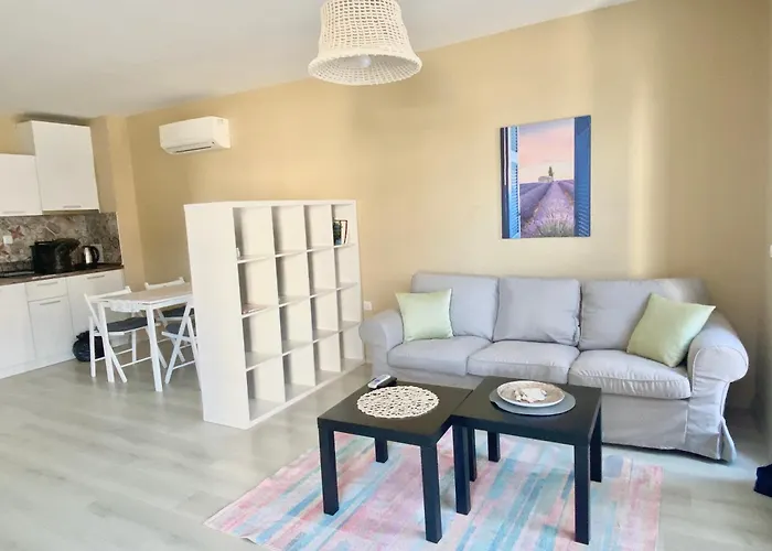 In Complex Sunny Island Deluxe Csernomorec